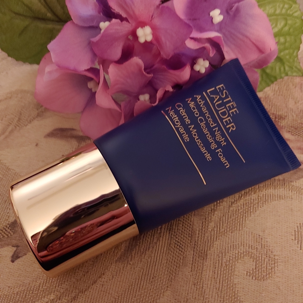 Estee Lauder Micro Cleansing Foam